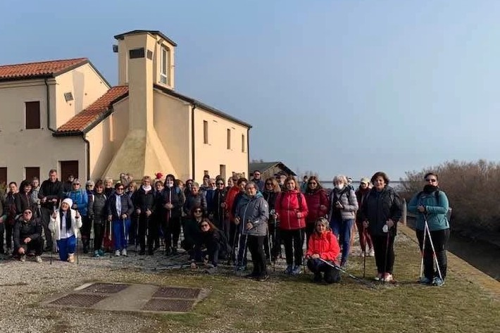 Il gruppo davanti al Casone delle Sacche