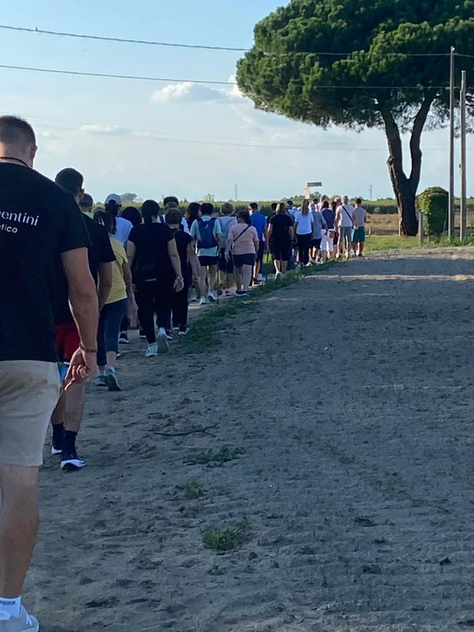 allenamento di nordic walking e promozione prodotto tipico Scacco