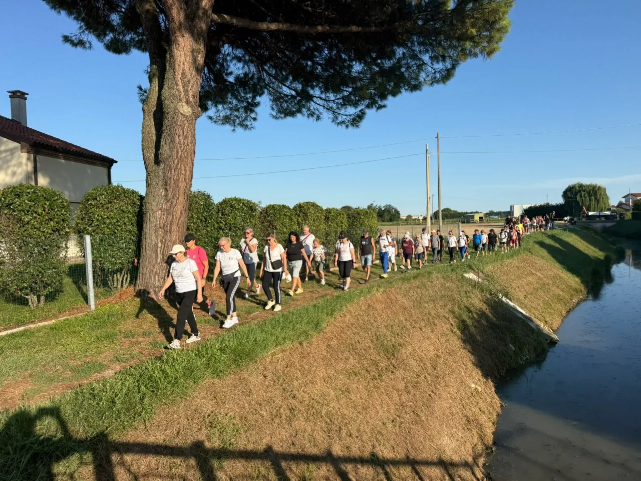 allenamento di nordic walking e promozione prodotto tipico Scacco